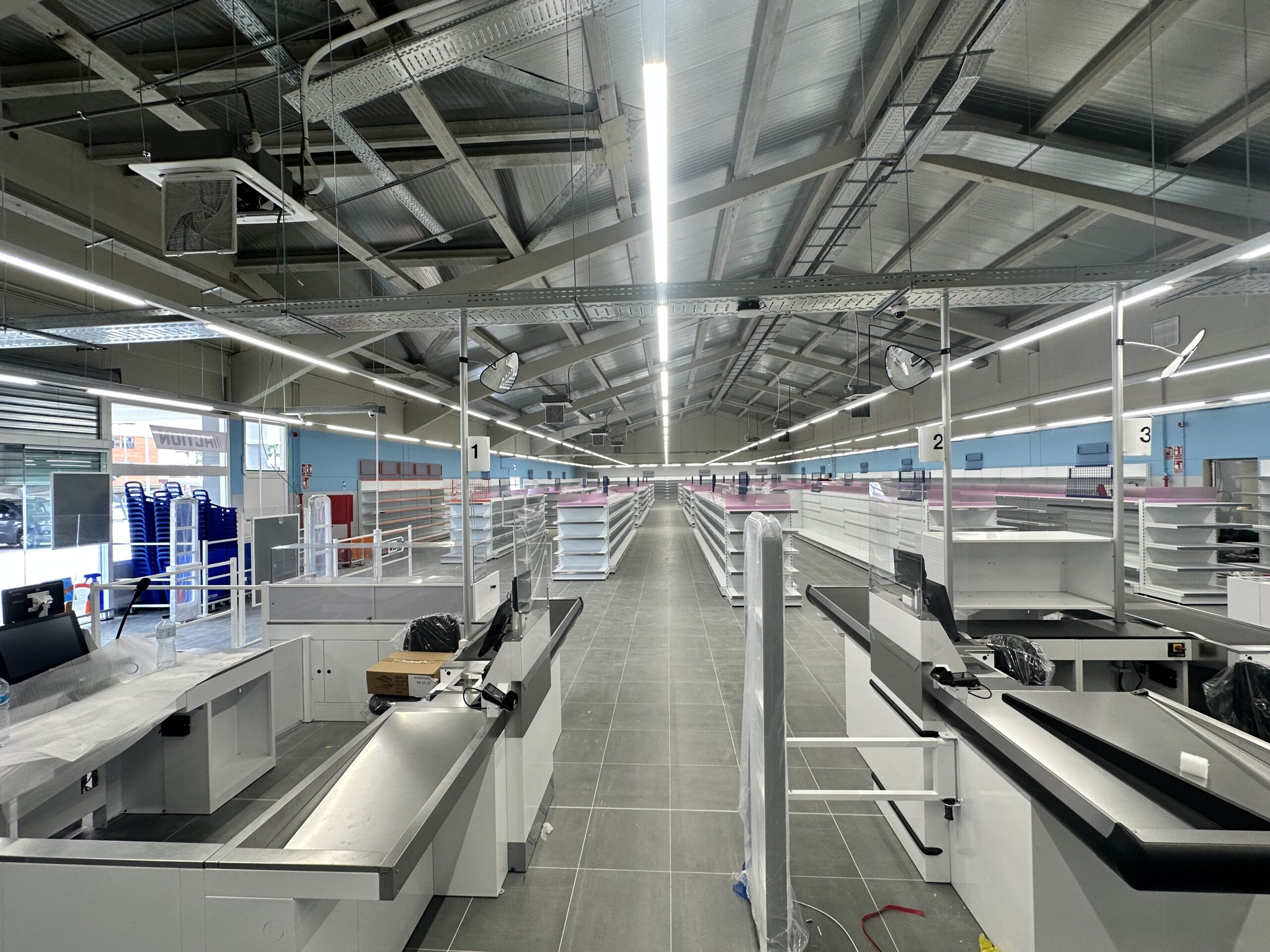 Local comercial acondicionado por Construcciones Torreguil 4